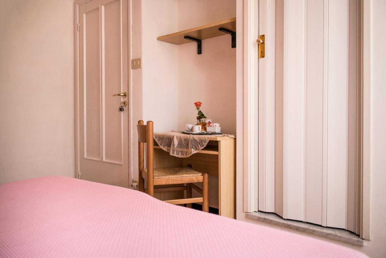 Hotel Cynthia Finale Ligure Dış mekan fotoğraf